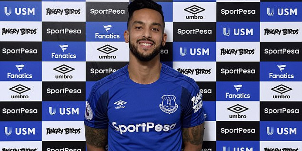 Alasan Walcott Pas Gabung Everton